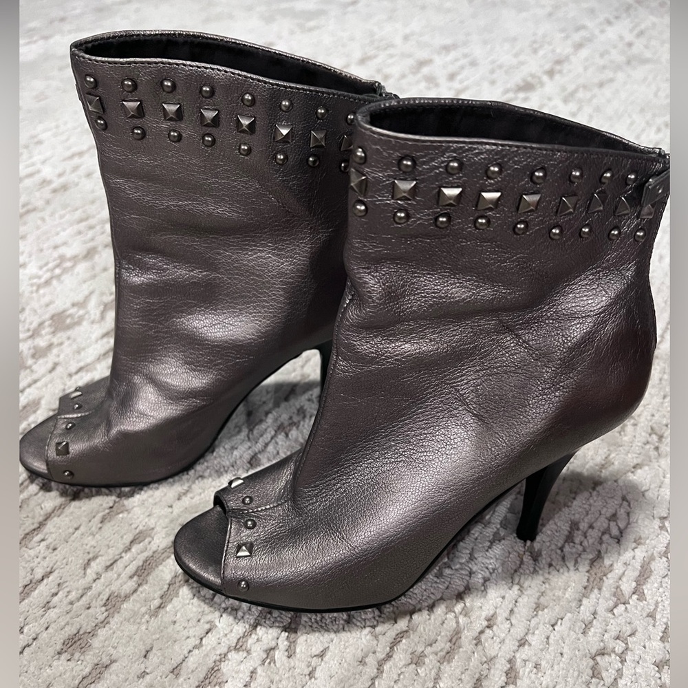 Fergie Women's Toupe Gray Open Toe Bootie Size 6
